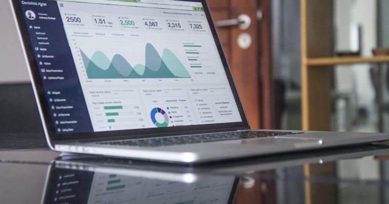 Google Ads vs SEO — quelle stratégie digitale choisir en 2025