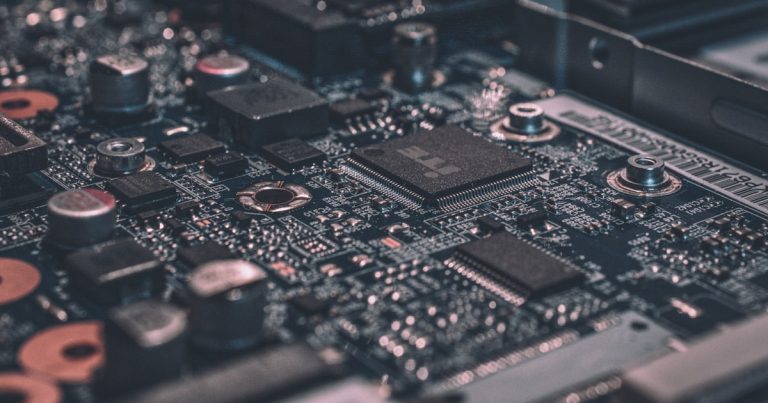 Développement web Laravel — guide complet et avantages 2025