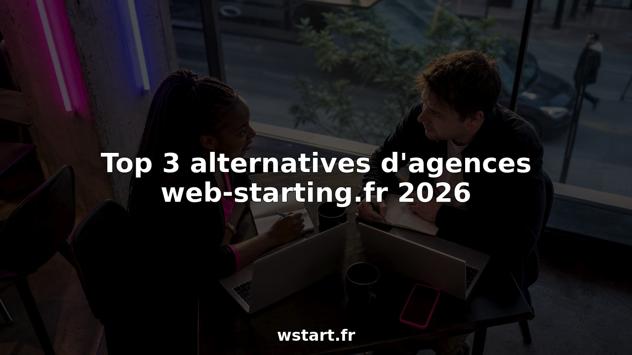 Deux associés échangent sur les différentes agences web possibles, confortablement installés dans un espace de coworking.